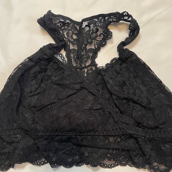 Motherhood maternity size medium black lace bralette - Picture 2 of 5